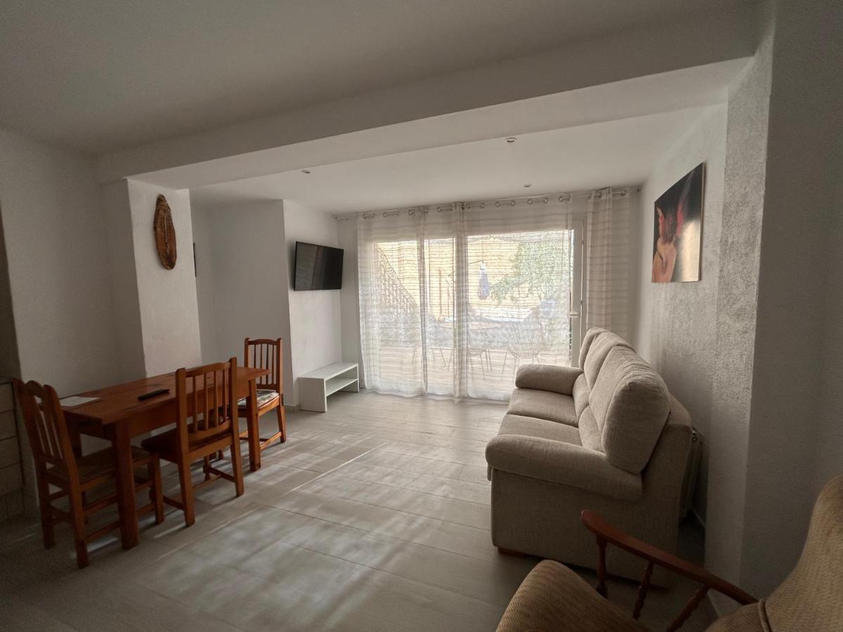 Costa Brava Apartments ปาลาฟรูเจย์ ภายนอก รูปภาพ